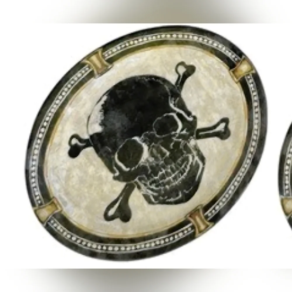 NIB Williams Sonoma Halloween Medallion Plates Set of 4 Skull Raven Snake Bat